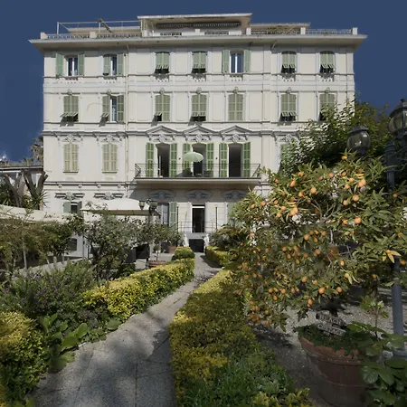 Alexander & Hotel 3*