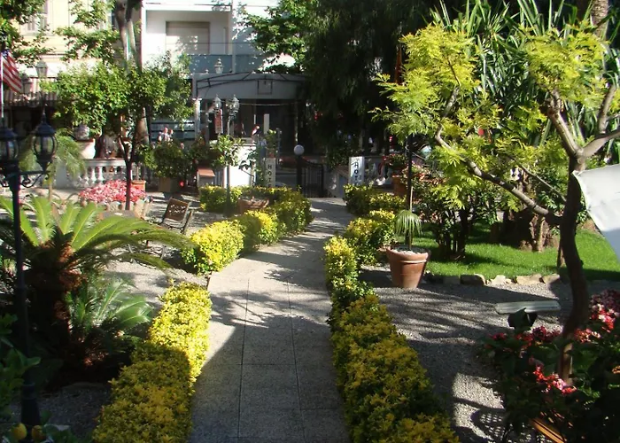 Hotell Alexander & 3*