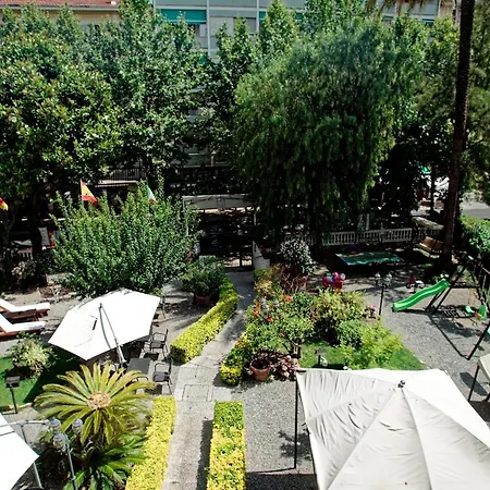 Alexander Hotel