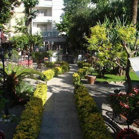 Ξενοδοχείο Alexander & 3*