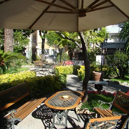 Hotel Alexander 3*
