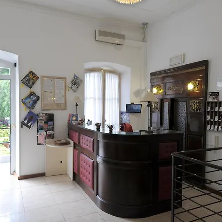 Alexander Hotel