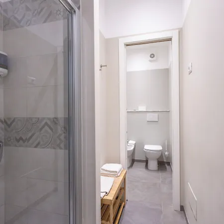 Alexander & Ξενοδοχείο 3*