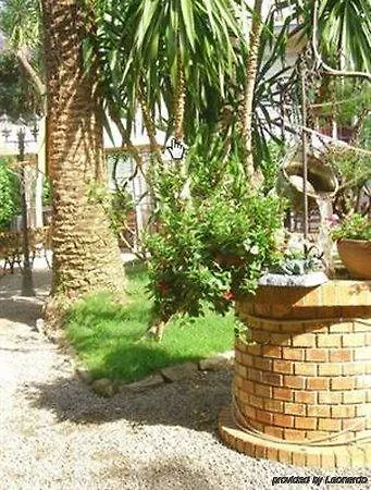 Ξενοδοχείο Alexander & 3*