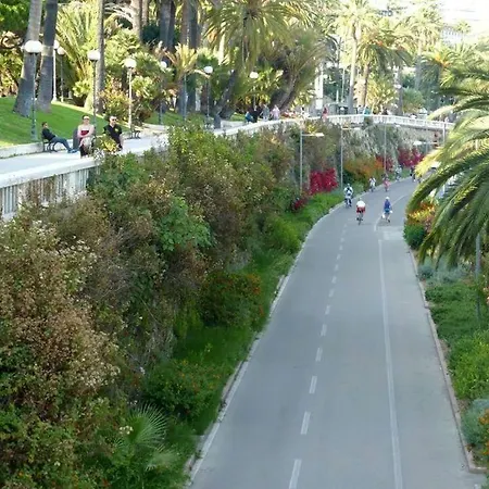 酒店 Alexander & 圣雷默